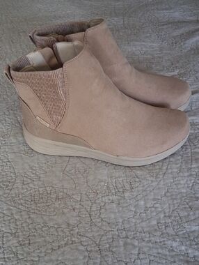 Ryko Ankle Booties in Beige Suede